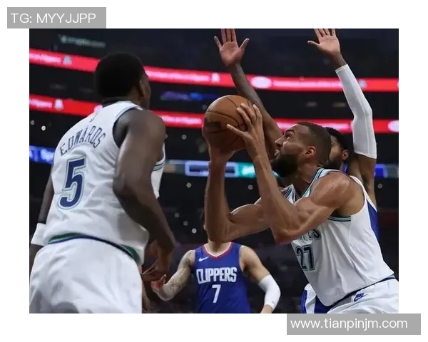 洛杉矶快船迎战强敌全力以赴争夺季后赛名额精彩对决即将上演